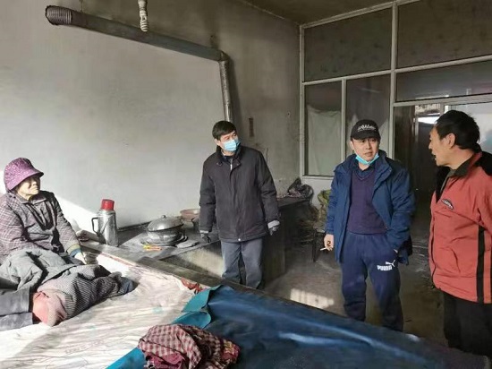 1666548801655209.jpg 省侨联机关干部赴帮扶村开展 “迎两节、送温暖”慰问活动.jpg
